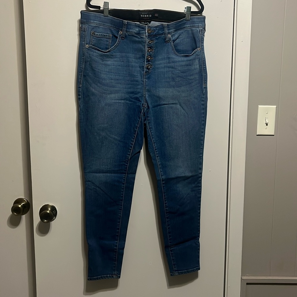 EUC Torrid Button Up Sky High Skinny Jeans